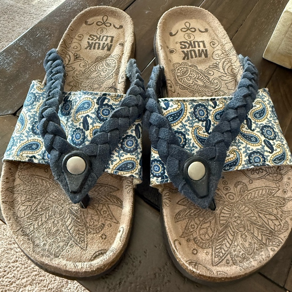 Muk Luks Blue and Tan Paisley Sandals